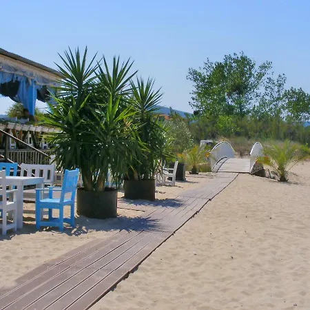 Campingplatz Caravans And Bungalows Vayana *